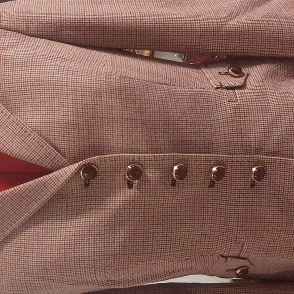 Kulson blazer I'm not sure about the color it's looks like rusty orange or light - Picture 3 of 12